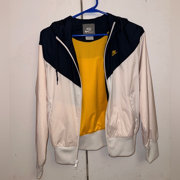 Nike jacket - Picture 3 of 3